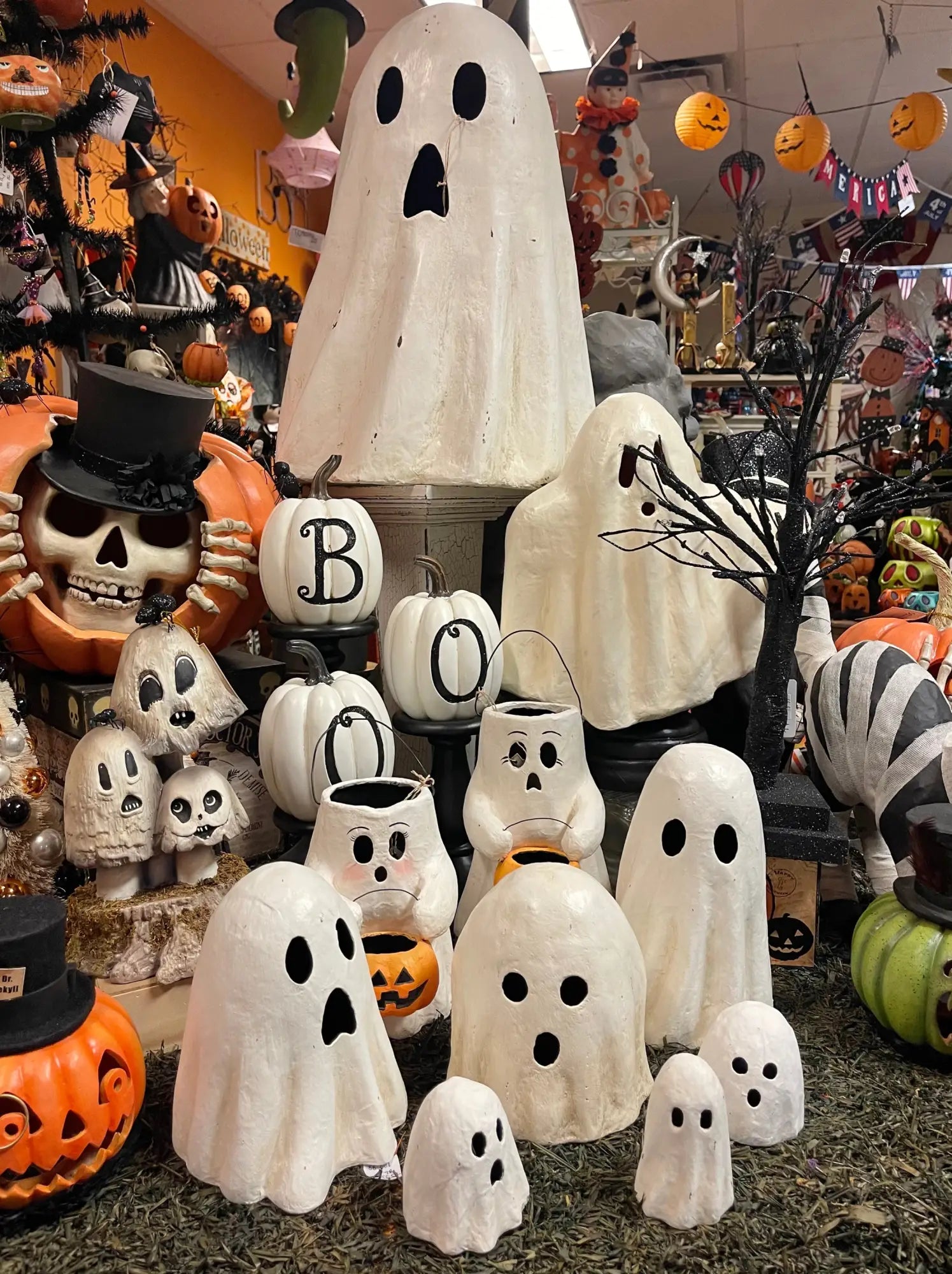 Ghosts Continue to be Popular Halloween Decor!