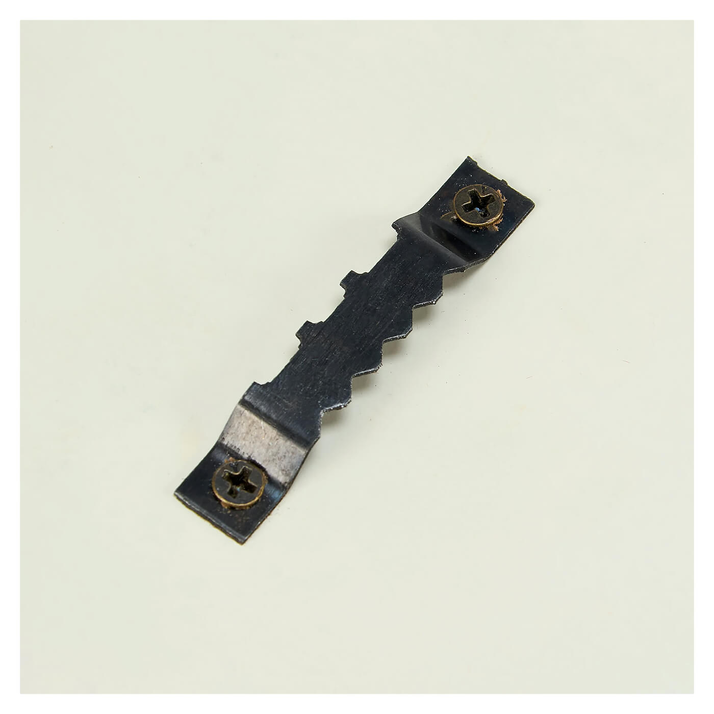 Black metal picture hanging bracket with zigzag center and two screw holes for 31.5 inch thanksgiving harvest pumpkins leaner and hanger