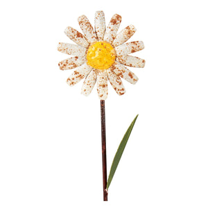 A rustic white and yellow daisy garden pick with a speckled finish and green leaf yellow center decor piece