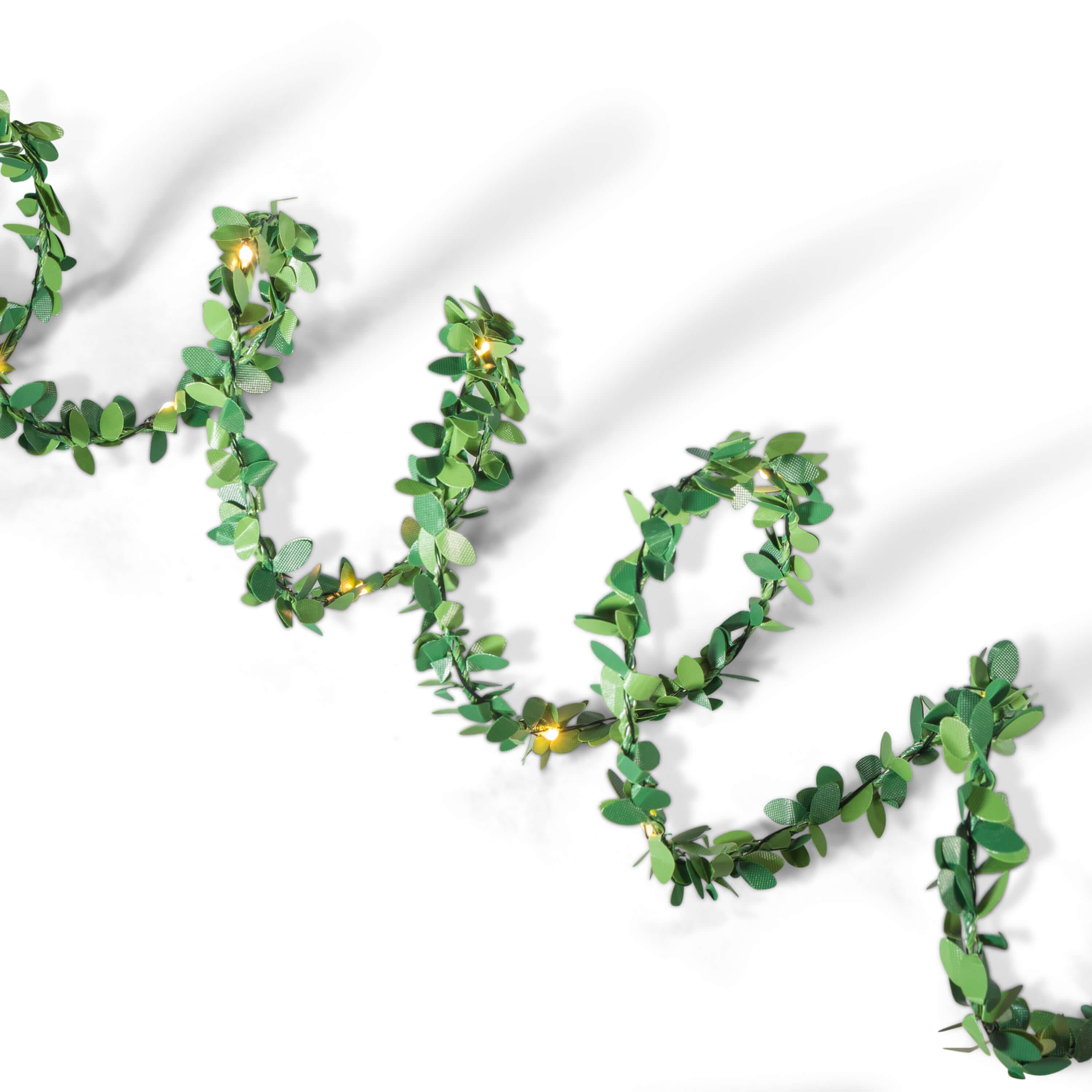 LED Lighted Green Boxwood Garland - Everyday