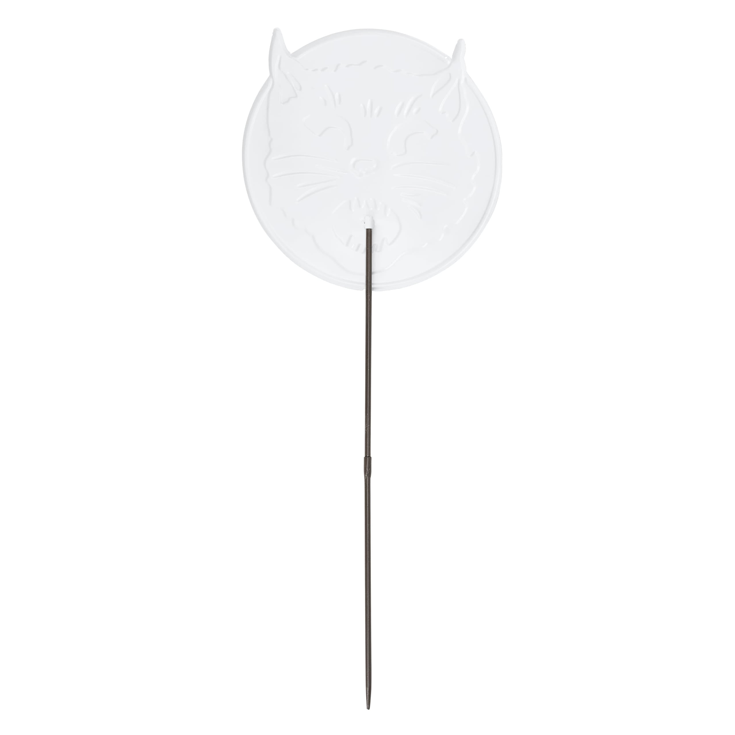 Vintage black cat garden pick with white circular daisy garden pick and slender metal stake for yellow center decor piece