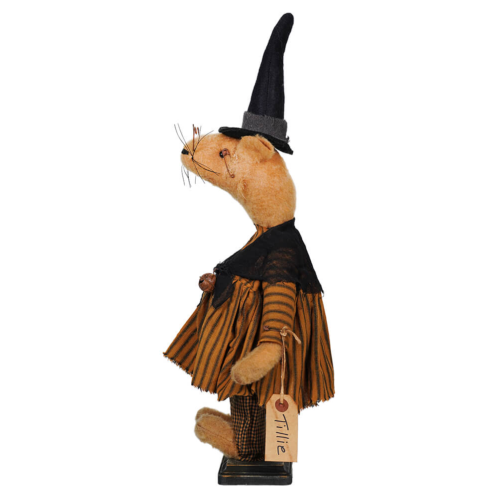 Fall Mouse Wearing Witch's Hat Holding Pumpkin